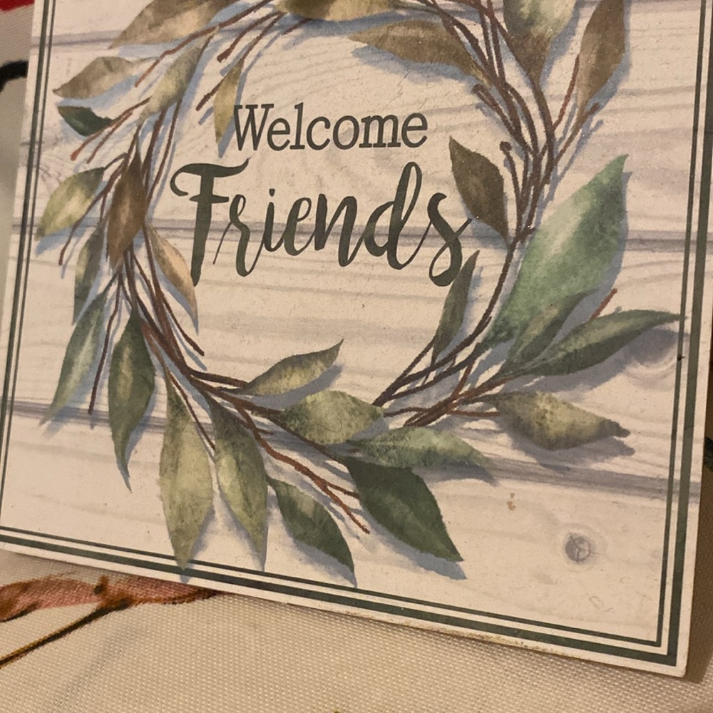 💫 Welcome Friends Decor Sign - Picture 3 of 5
